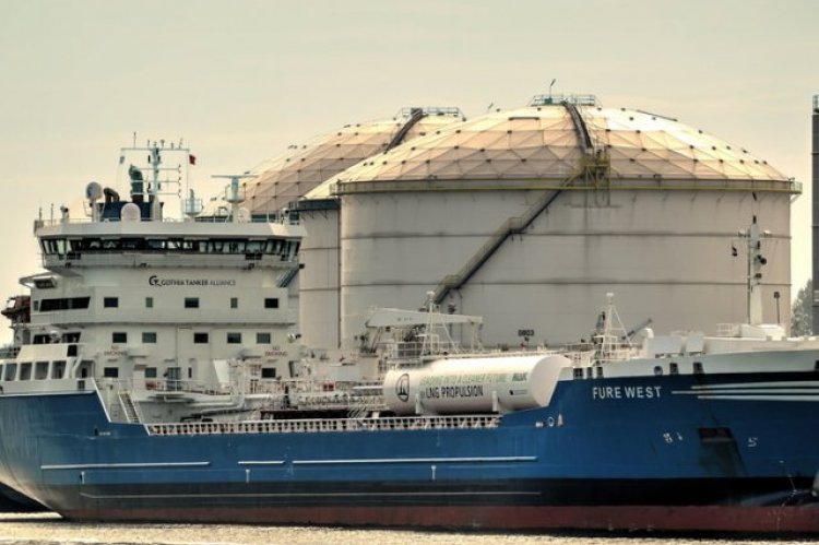 Гигантские танкеры из США экономят время, деньги и трейдеров