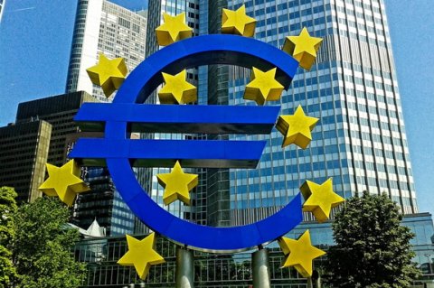 Экономическая уверенность еврозоны падает третий месяц подряд